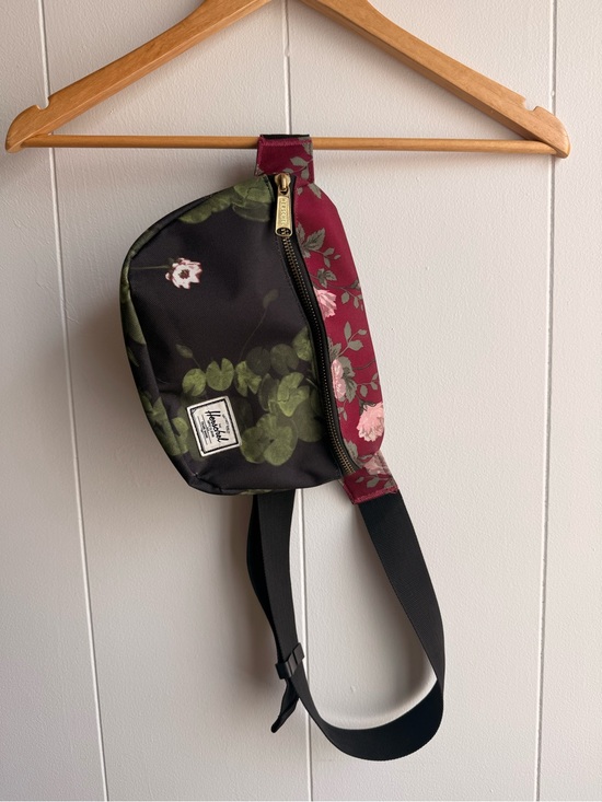 Herschel Supply Company Handbags - Herschel Supply Company Black & Burgundy Floral Crossbody Sling